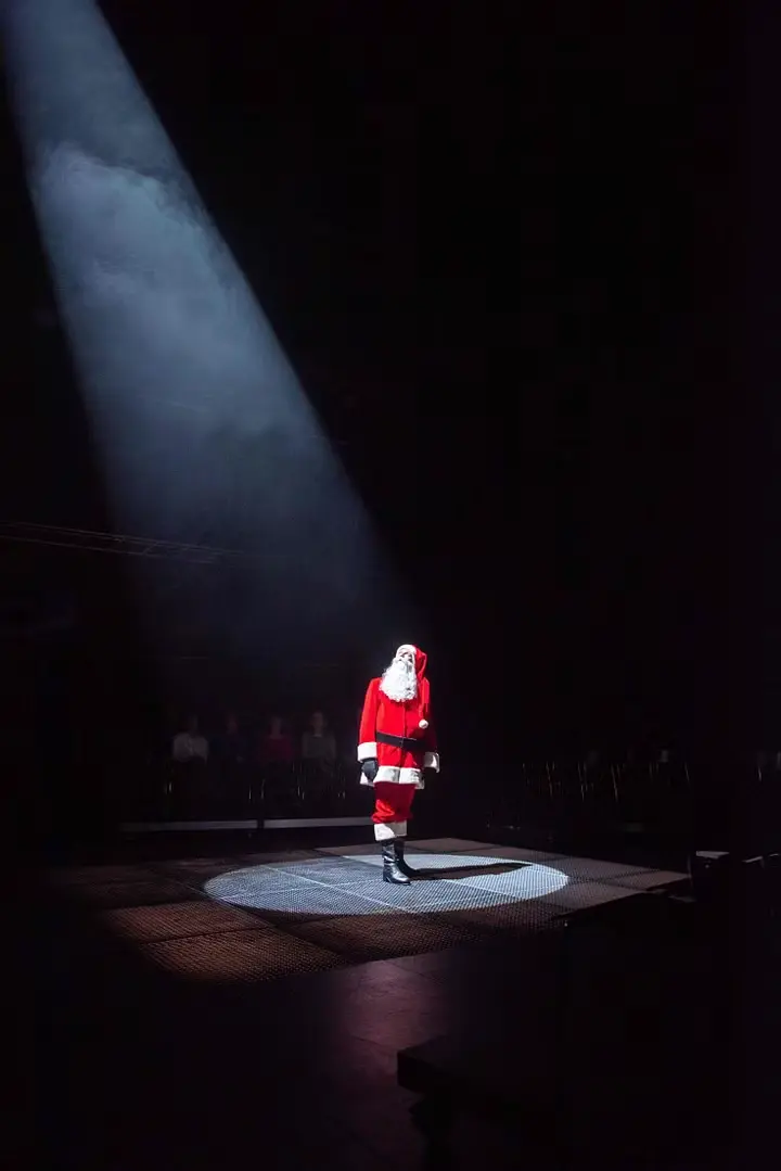 INSTITUTIONEN afgangsforestilling Den Danske Scenekunstskole