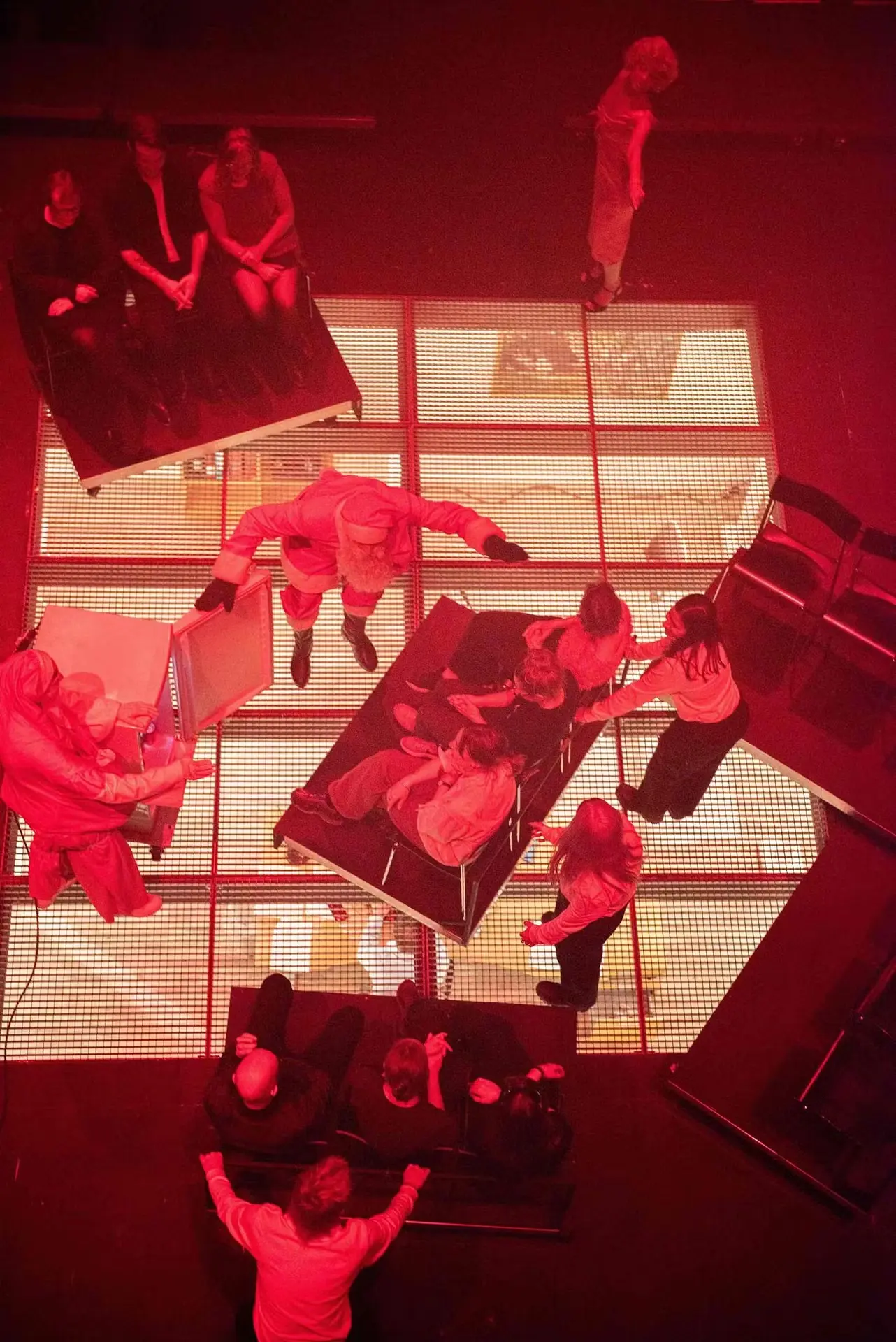 INSTITUTIONEN afgangsforestilling Den Danske Scenekunstskole