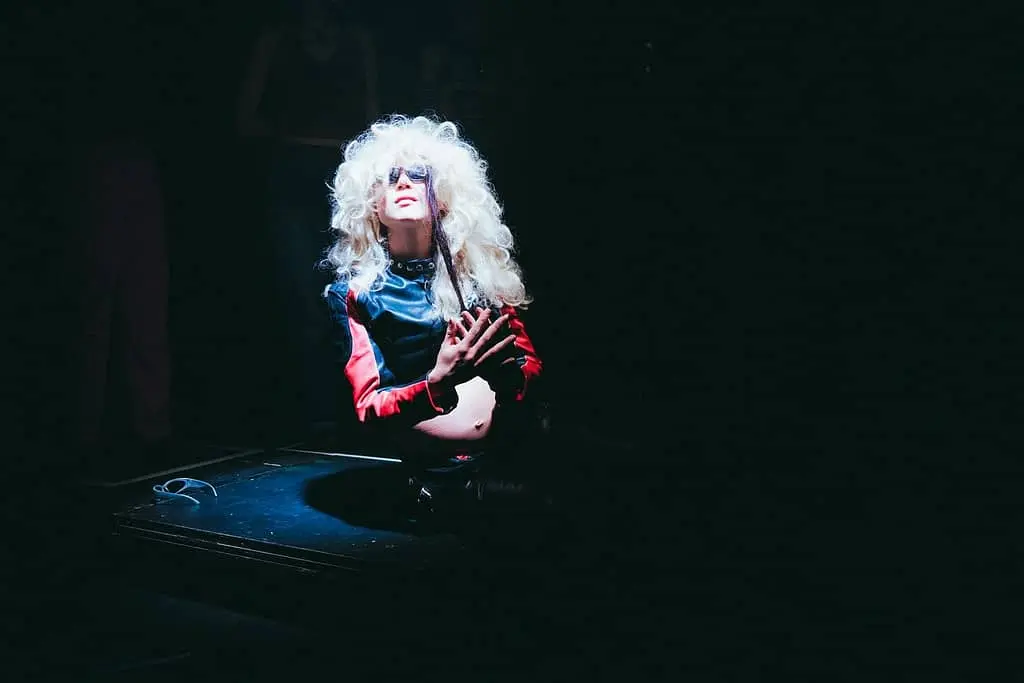 WHO HAS THE RIGHT TO PARTY x KLUB KREATUR x MOLTAMOLE