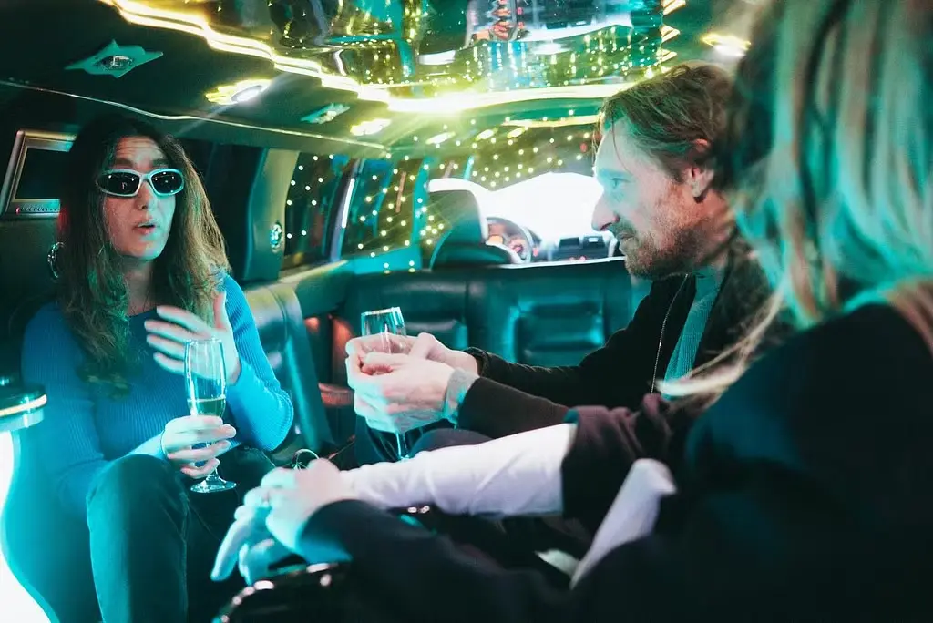 WHO HAS THE RIGHT TO PARTY x KLUB KREATUR x MOLTAMOLE